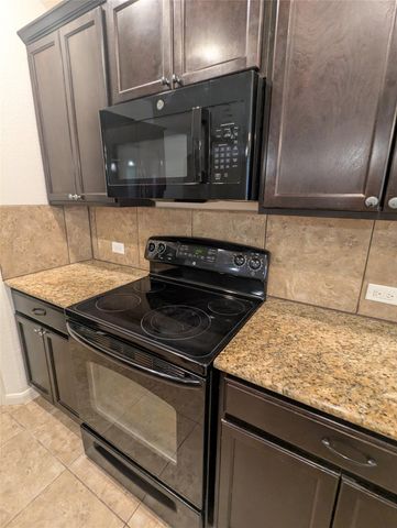 129 Park LN, San Marcos, TX 78666