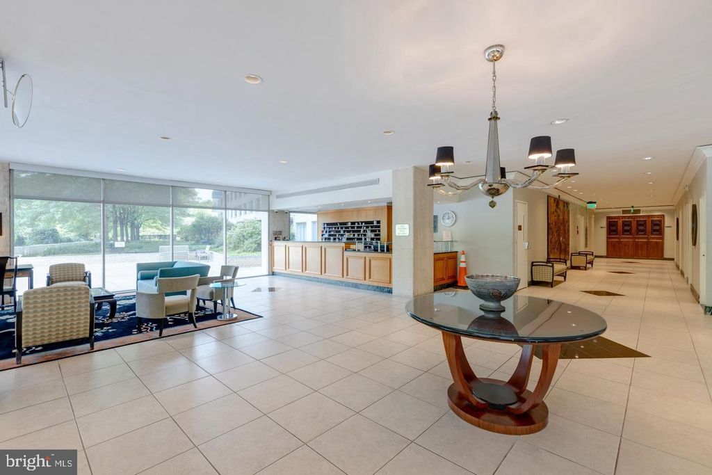Image 19 of property listing at 10401 GROSVENOR PL #324, Rockville, MD 20852