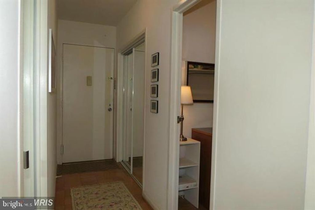 Image 2 of property listing at 10401 GROSVENOR PL #324, Rockville, MD 20852