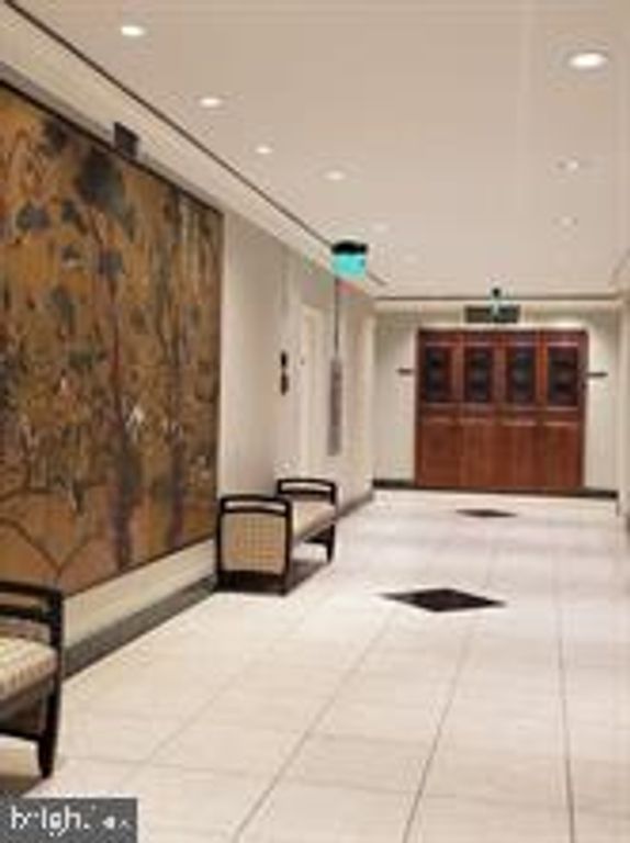 Image 22 of property listing at 10401 GROSVENOR PL #324, Rockville, MD 20852