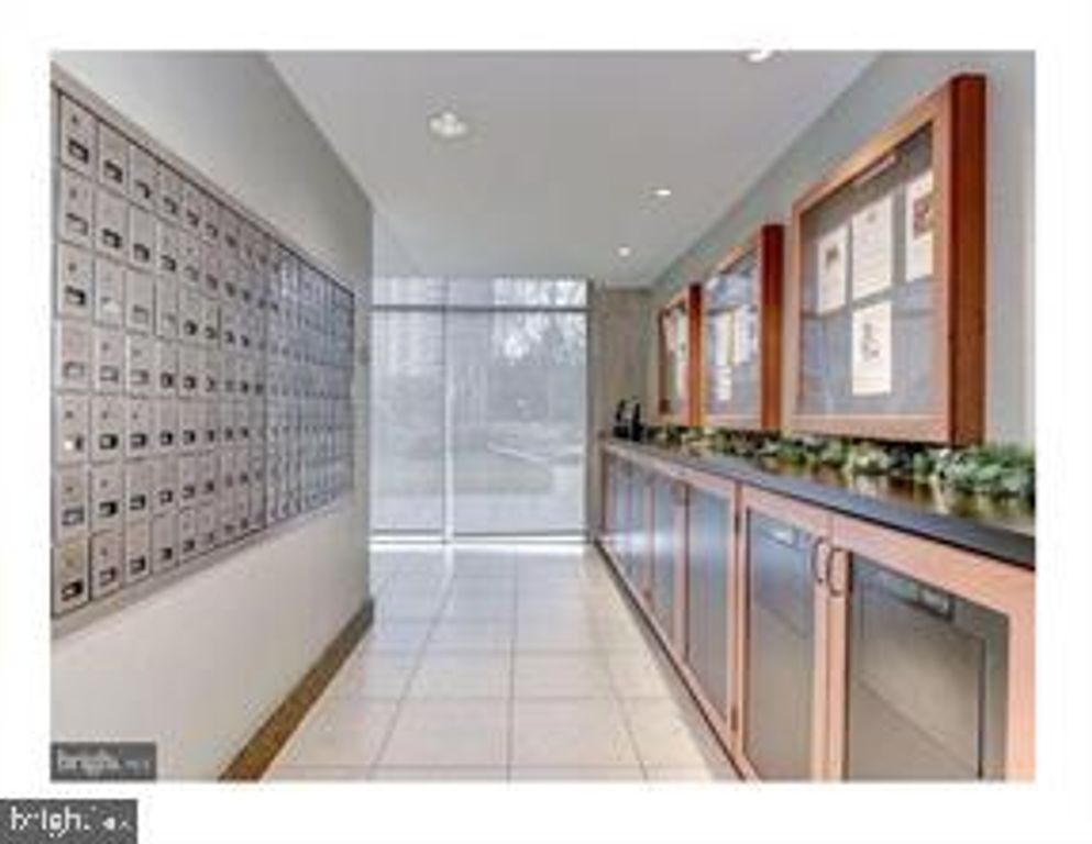 Image 23 of property listing at 10401 GROSVENOR PL #324, Rockville, MD 20852