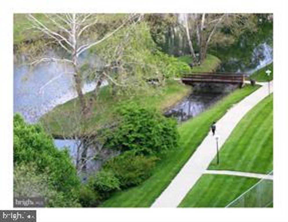 Image 33 of property listing at 10401 GROSVENOR PL #324, Rockville, MD 20852