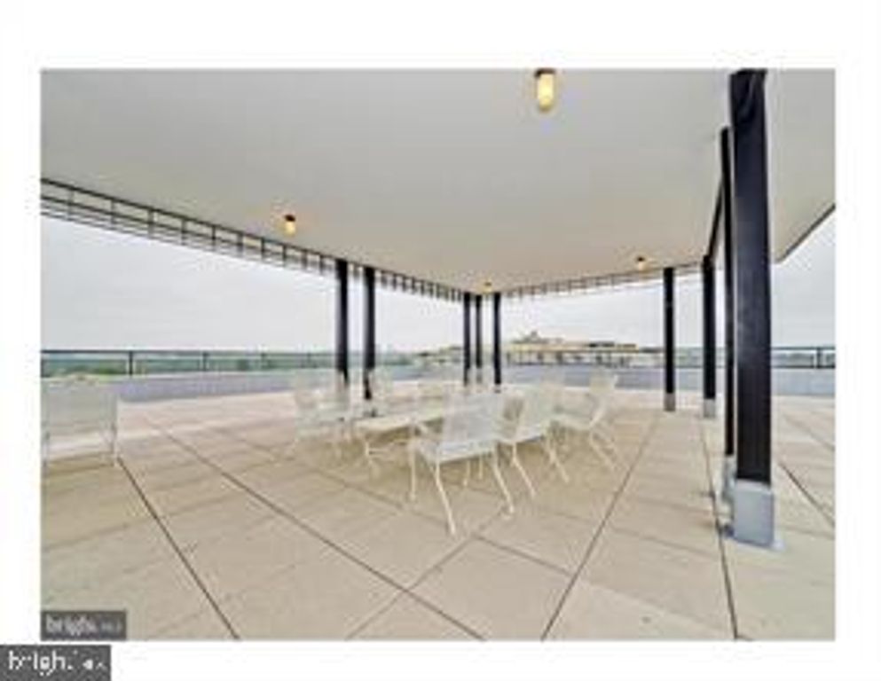 Image 34 of property listing at 10401 GROSVENOR PL #324, Rockville, MD 20852
