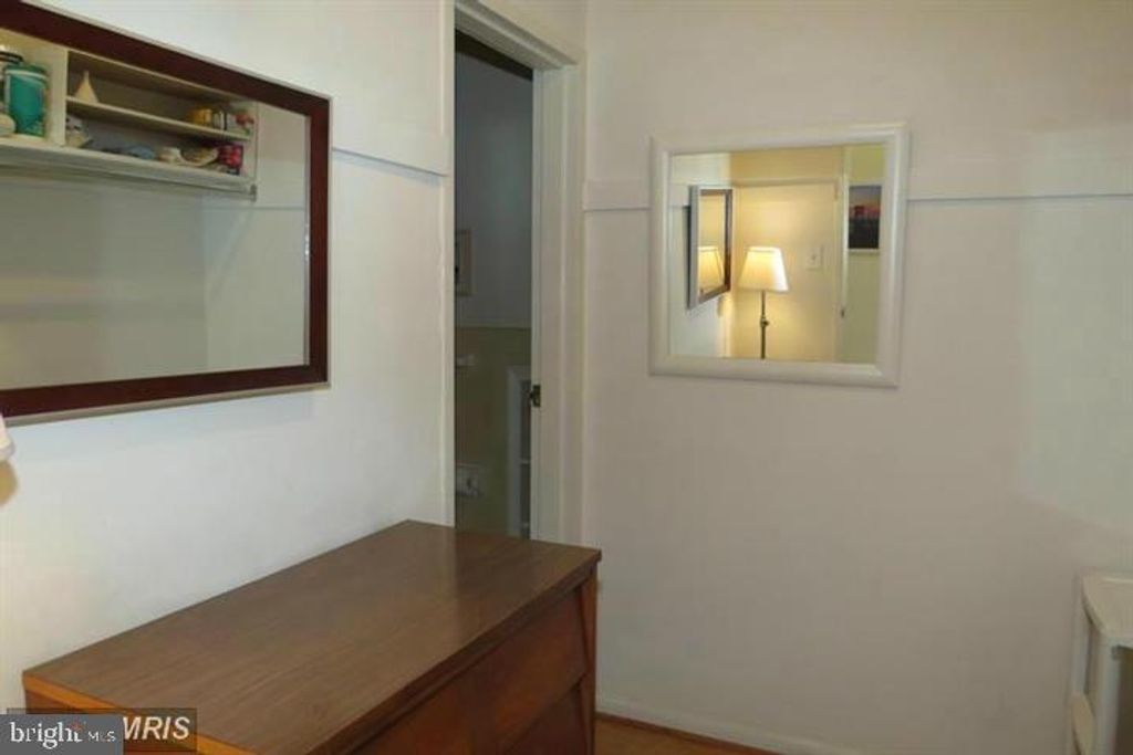 Image 9 of property listing at 10401 GROSVENOR PL #324, Rockville, MD 20852