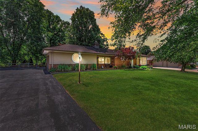 11834 Tescord Drive, St Louis, MO 63128