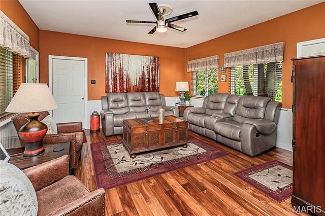 11834 Tescord Drive, St Louis, MO 63128