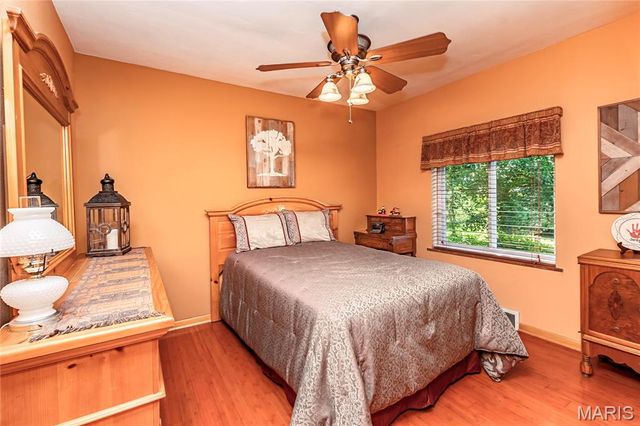 11834 Tescord Drive, St Louis, MO 63128