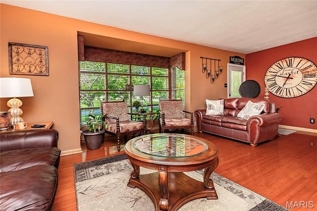 11834 Tescord Drive, St Louis, MO 63128