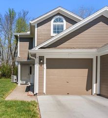 6157 NE Moonstone Court, Lee's Summit, MO 64064