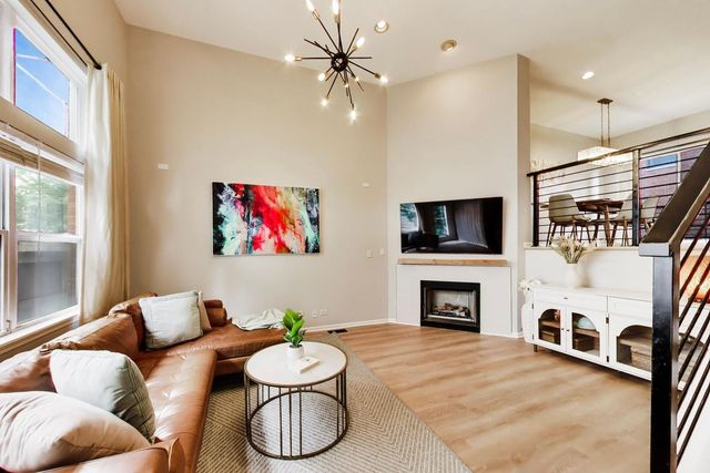 2555 W Moffat Street D, Chicago, IL 60647