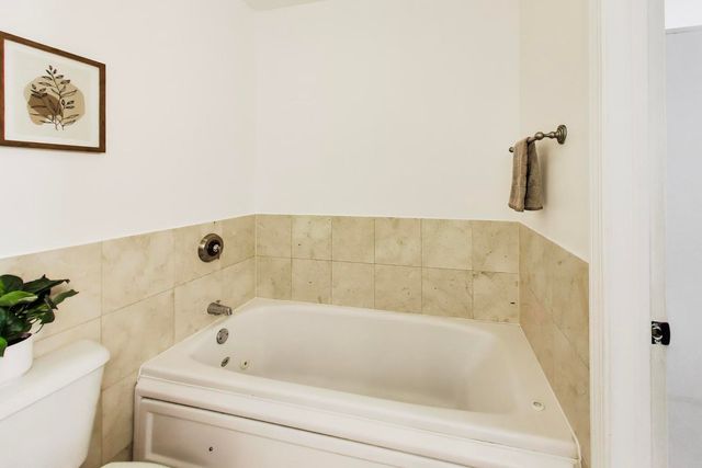 2555 W Moffat Street D, Chicago, IL 60647