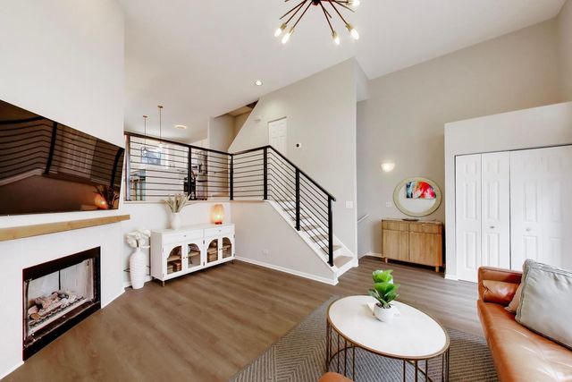 2555 W Moffat Street D, Chicago, IL 60647