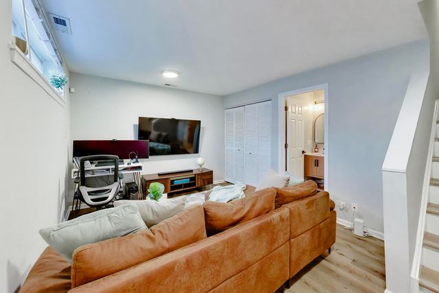 2555 W Moffat Street D, Chicago, IL 60647