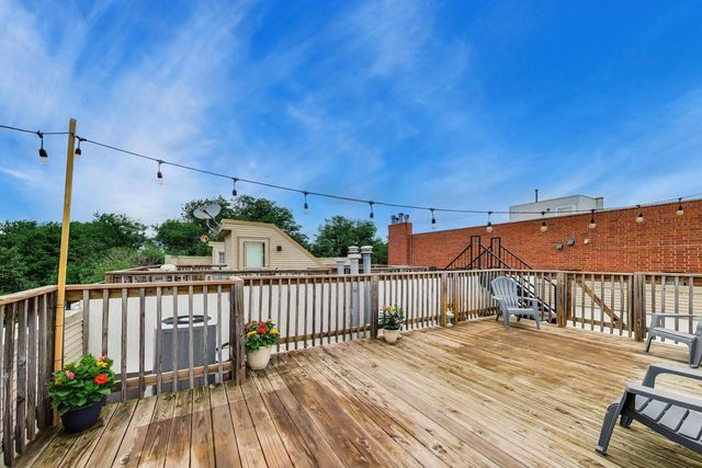 2555 W Moffat Street D, Chicago, IL 60647