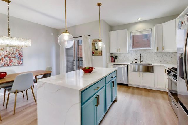 2555 W Moffat Street D, Chicago, IL 60647