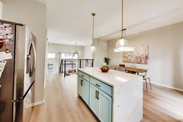 2555 W Moffat Street D, Chicago, IL 60647