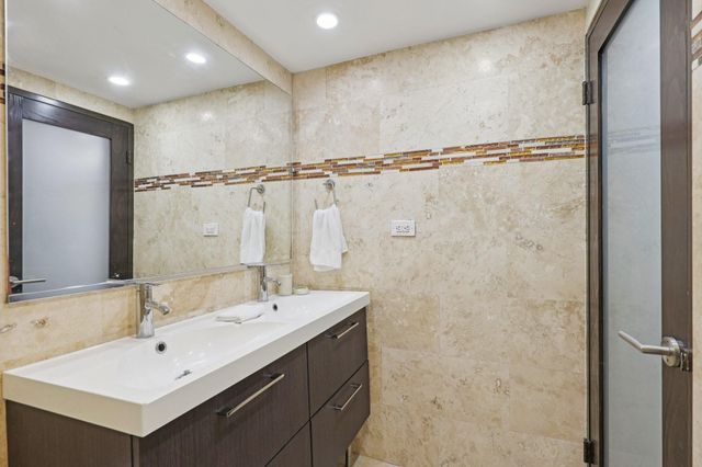 5601 Collins Avenue 1716, Miami Beach, FL 33140