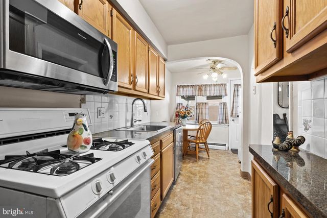 242 HENLEY RD, Wynnewood, PA 19096