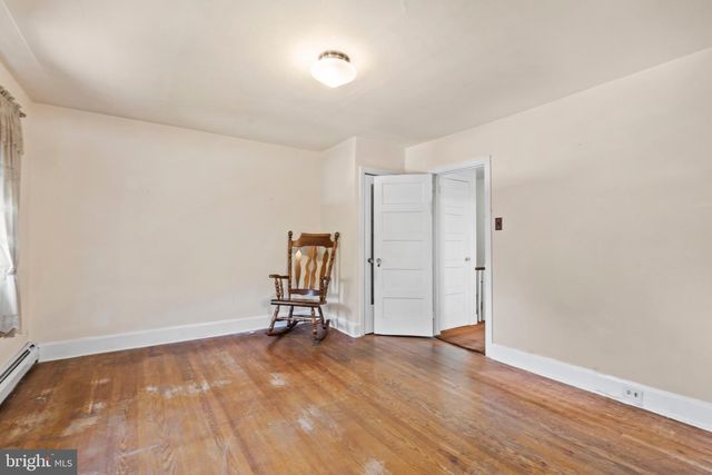 242 HENLEY RD, Wynnewood, PA 19096