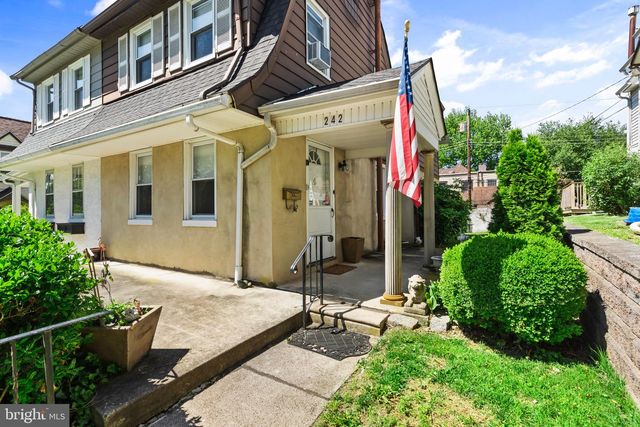 242 HENLEY RD, Wynnewood, PA 19096