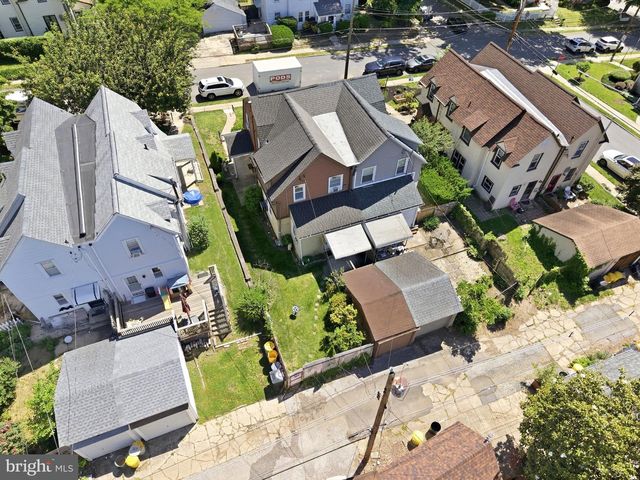 242 HENLEY RD, Wynnewood, PA 19096