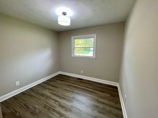 3255 Sutherland Drive, Lexington, KY 40517