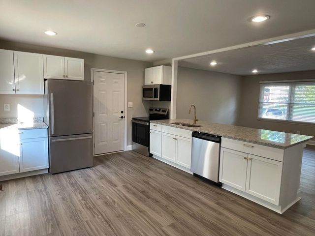 3255 Sutherland Drive, Lexington, KY 40517