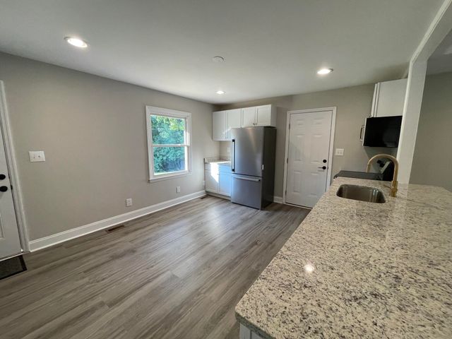 3255 Sutherland Drive, Lexington, KY 40517