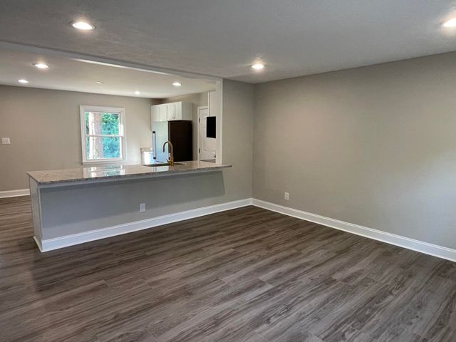 3255 Sutherland Drive, Lexington, KY 40517