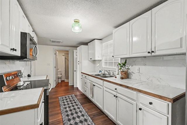 1611 SMITHFIELD CIRCLE W, Lakeland, FL 33801