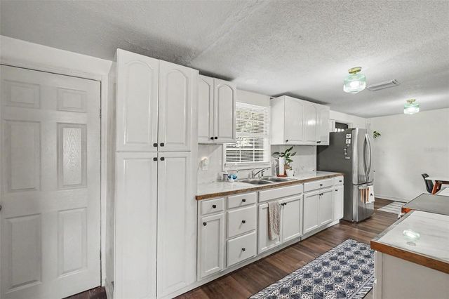 1611 SMITHFIELD CIRCLE W, Lakeland, FL 33801