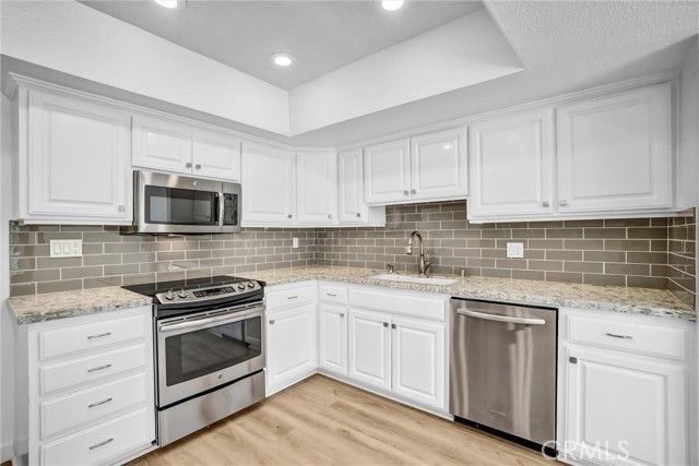 7195 Riptide Circle, Huntington Beach, CA 92648