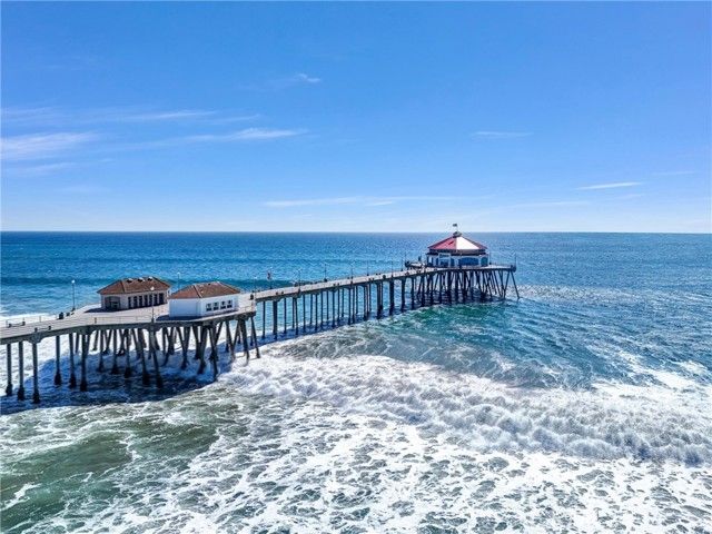 7195 Riptide Circle, Huntington Beach, CA 92648