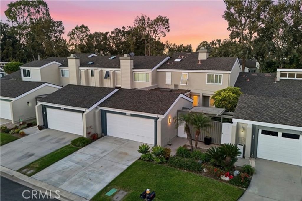 7195 Riptide Circle, Huntington Beach, CA 92648