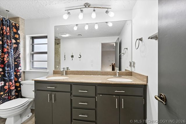 7505 S 70th East Avenue, Tulsa, OK 74133