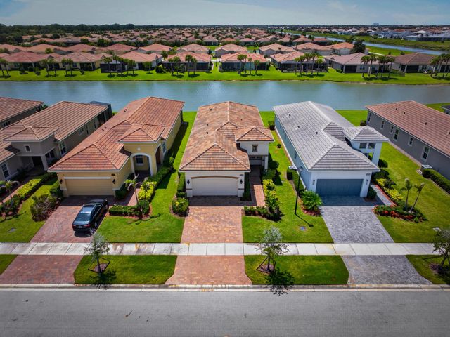 25037 SW Alberti Way, Port St Lucie, FL 34986
