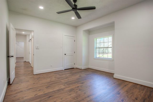 83 Dahlia Road, Huntsville, TX 77320