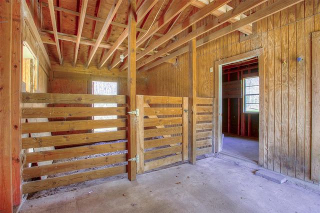 83 Dahlia Road, Huntsville, TX 77320