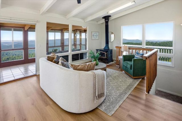 18568 Favre Ridge Road, Los Gatos, CA 95033