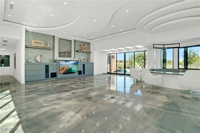 10 Ridge Blossom Road, Las Vegas, NV 89135