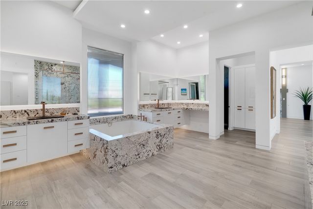 10 Ridge Blossom Road, Las Vegas, NV 89135