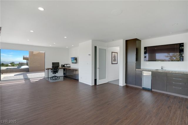 10 Ridge Blossom Road, Las Vegas, NV 89135