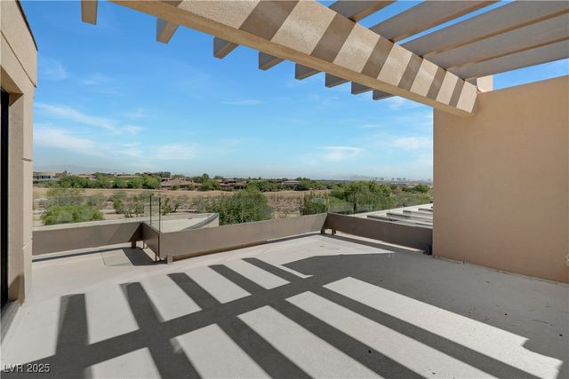 10 Ridge Blossom Road, Las Vegas, NV 89135