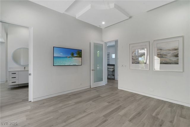 10 Ridge Blossom Road, Las Vegas, NV 89135