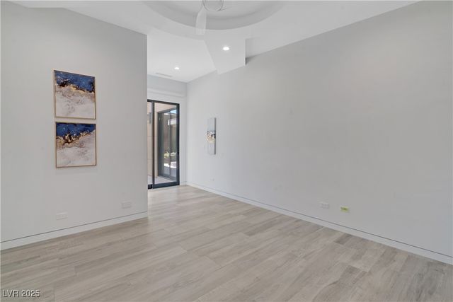 10 Ridge Blossom Road, Las Vegas, NV 89135