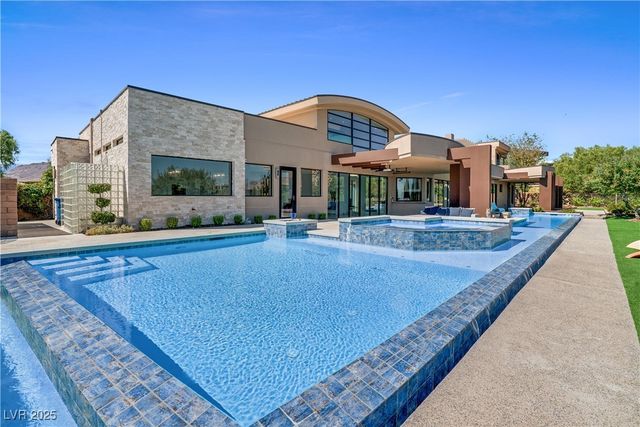 10 Ridge Blossom Road, Las Vegas, NV 89135