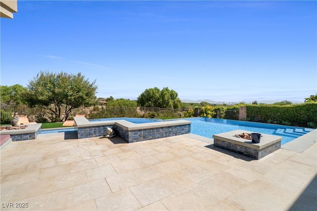 10 Ridge Blossom Road, Las Vegas, NV 89135