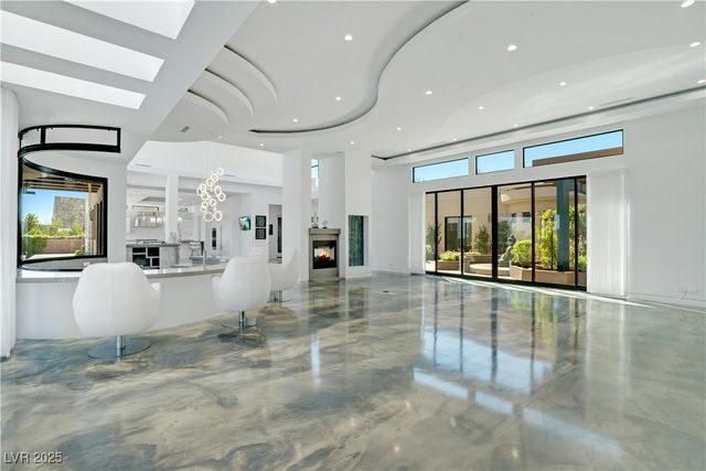 10 Ridge Blossom Road, Las Vegas, NV 89135