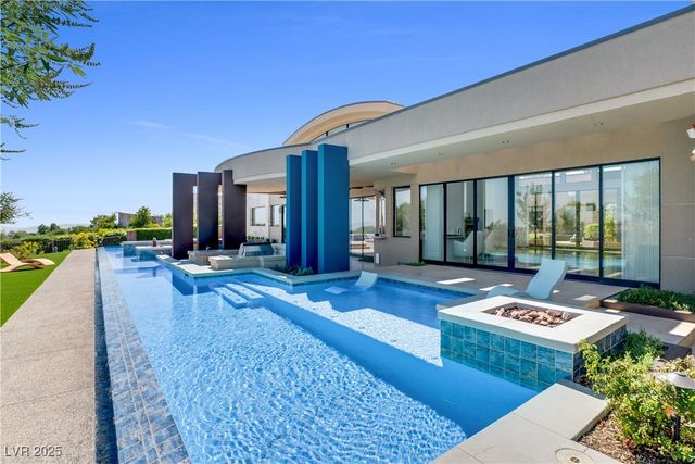 10 Ridge Blossom Road, Las Vegas, NV 89135