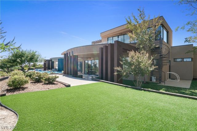 10 Ridge Blossom Road, Las Vegas, NV 89135